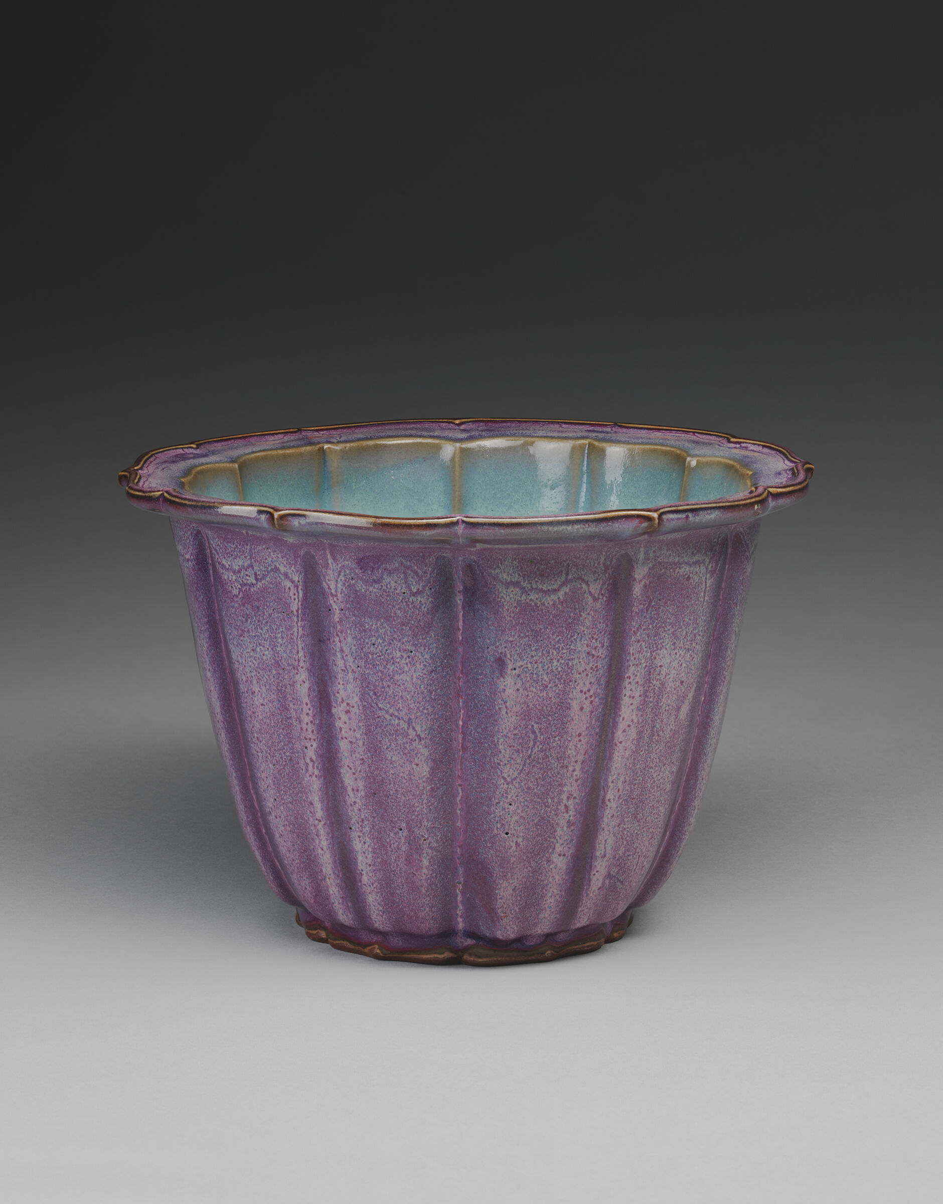 Lobed Flowerpot with Bracketed Foliate Rim